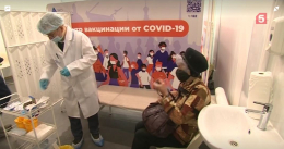 Без отрыва от шопинга: в петербургских ТРК открылись центры вакцинации от COVID-19